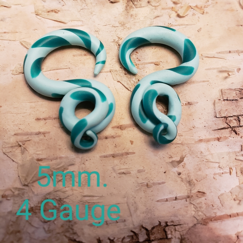 4 Gauge 5mm earning plug handmade